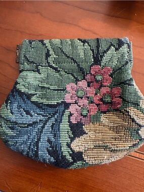 Woven Floral Vintage Coin Purse, Small — Green and Pink